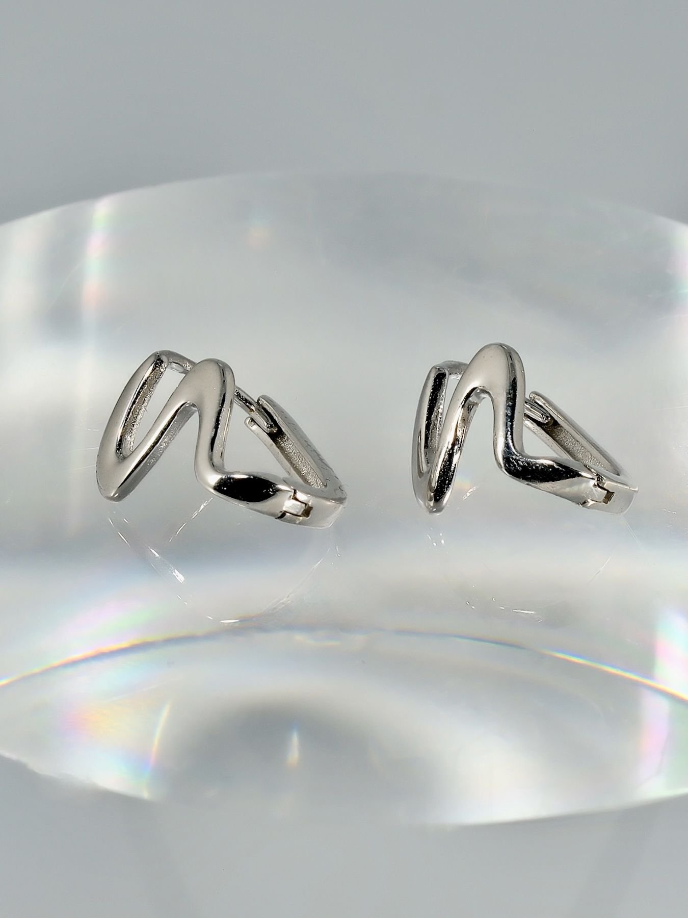 auskarai Wavy sidabras 925 – banguotas minimalistinis dizainas