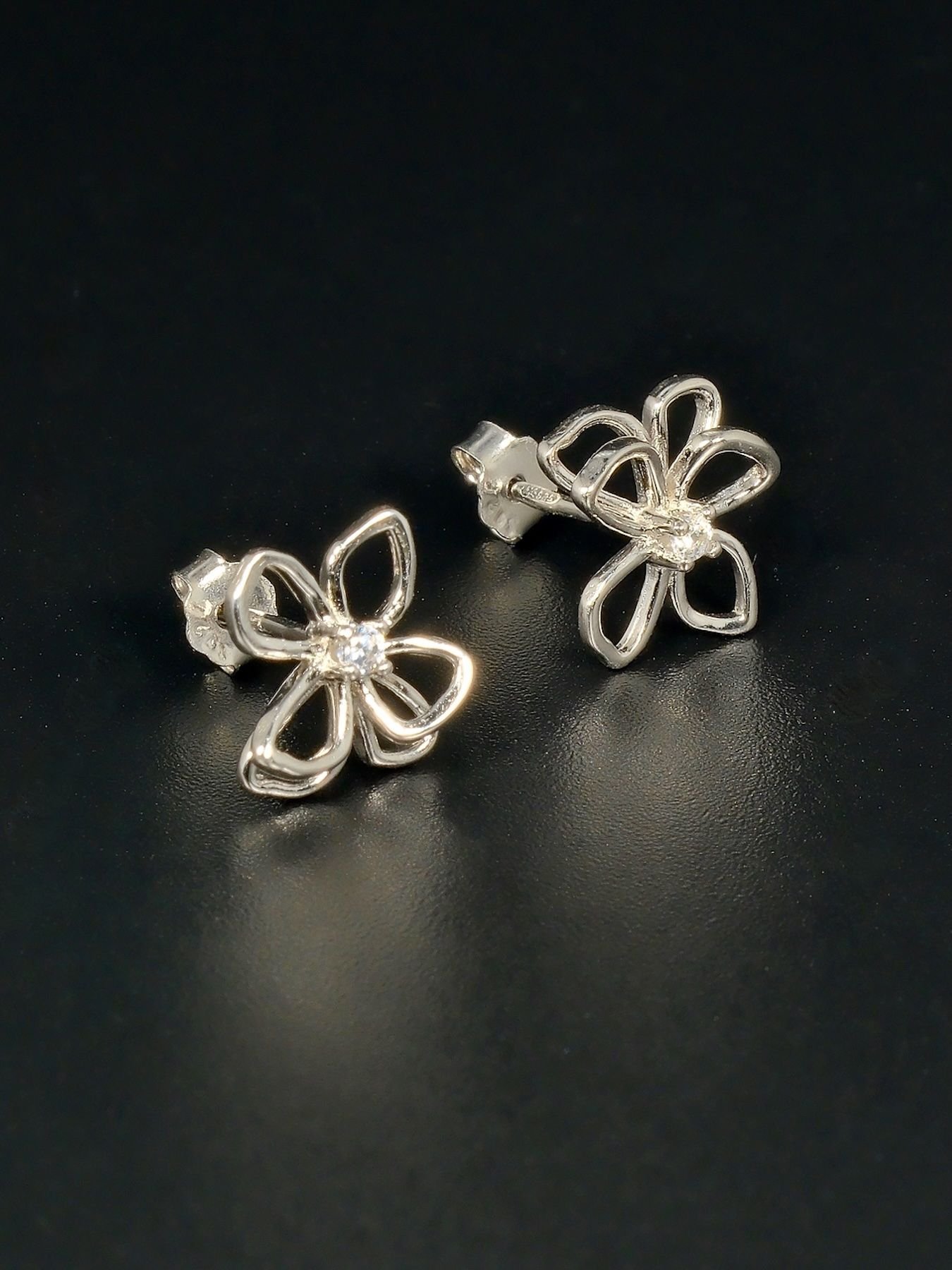 auskarai Hollow Flower sidabras 925 – su cirkoniu centre