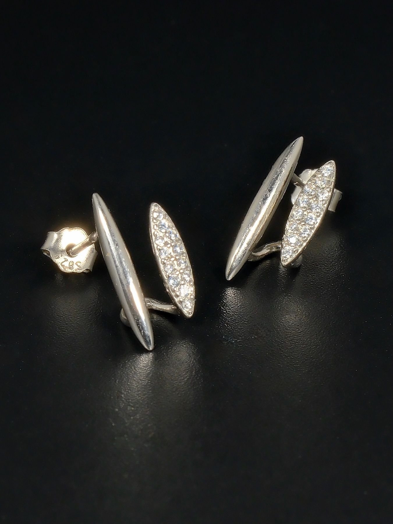 auskarai Shaped Stud sidabras 925 – su cirkoniu