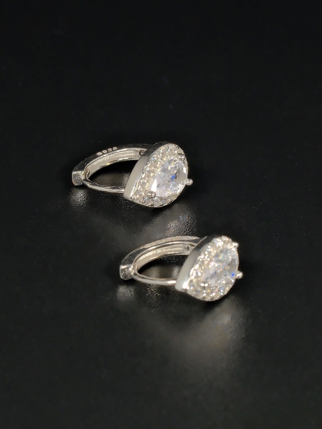 Silver Shiny Zircon earrings 925 silver – classic elegance